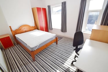 5 bed house, Boughey Road, Shelton, Stoke, ST42BQ - Image 5