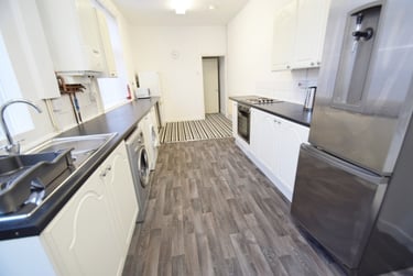 5 bed house, Boughey Road, Shelton, Stoke, ST42BQ - Image 7