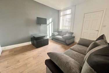 4 bed house, Ashford Street, Shelton, Stoke, ST42EH - Image 2