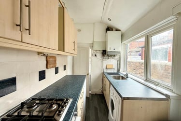 2 bed house, Campbell Road, Penkhull, Stoke, ST44DZ - Image 3