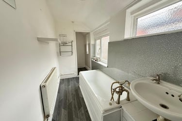 2 bed house, Campbell Road, Penkhull, Stoke, ST44DZ - Image 6