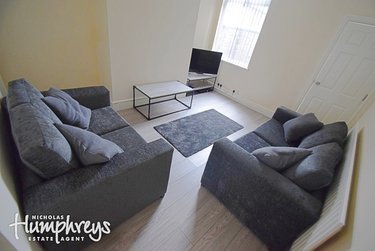 3 bed house, Watford Street, Shelton, Stoke, ST42EW - Image 2