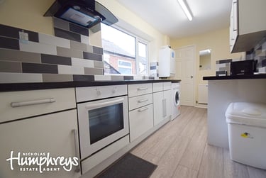 3 bed house, Watford Street, Shelton, Stoke, ST42EW - Image 3