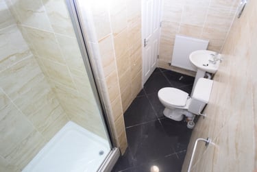 6 bed house, Seaford Street, Shelton, Stoke, ST42EU - Image 5