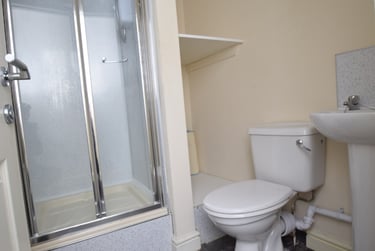 1 bed studio, Regent Road, Hanley, Stoke, ST13BL - Image 10