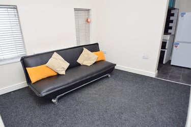 1 bed studio, Regent Road, Hanley, Stoke, ST13BL - Image 8