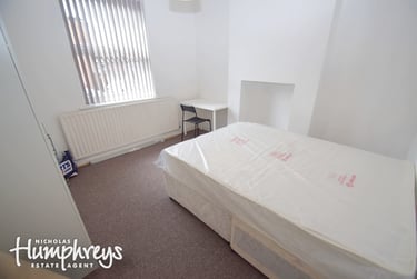 6 bed house, Wharf Street, Basford, Newcastle under Lyme, ST51JZ - Image 5