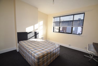 4 bed house, Boughey Road, Shelton, Stoke, ST42BB - Image 5