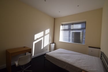 4 bed house, Boughey Road, Shelton, Stoke, ST42BB - Image 7