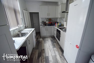 5 bed house, Ashford Street, Shelton, Stoke, ST42EL - Image 9