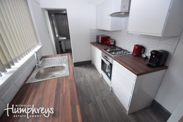 3 bed house, Crowther Street, Shelton, Stoke, ST42ER - Image 1