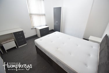 3 bed house, Crowther Street, Shelton, Stoke, ST42ER - Image 3