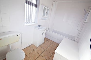 4 bed house, St. Georges Road, Cross Heath, Newcastle under Lyme, ST52NE - Image 4