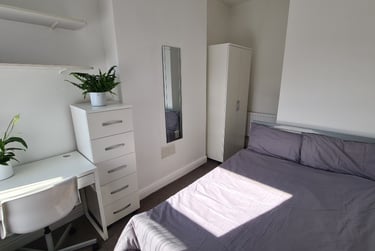 5 bed house, Seaford Street, Shelton, Stoke, ST42ET - Image 2