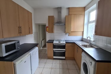 5 bed house, Seaford Street, Shelton, Stoke, ST42ET - Image 5