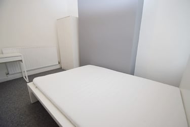 3 bed house, Spencer Road, Shelton, Stoke, ST42BE - Image 7