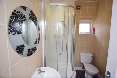 4 bed flat, Ashford Street, Shelton, Stoke, ST42EH - Image 3