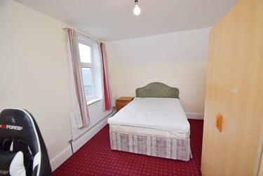 4 bed flat, Ashford Street, Shelton, Stoke, ST42EH - Image 5