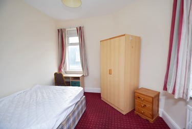 4 bed flat, Ashford Street, Shelton, Stoke, ST42EH - Image 8
