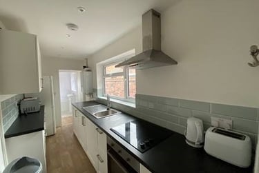 3 bed house, Darnley Street, Shelton, Stoke, ST42BH - Image 3