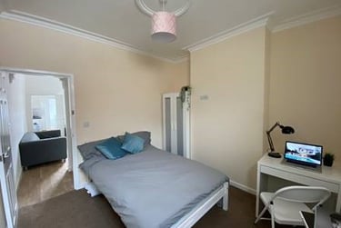 3 bed house, Darnley Street, Shelton, Stoke, ST42BH - Image 6