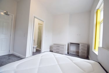 1 bed house, Leek Road, Joiners Square, Hanley, Stoke, ST13JL - Image 12