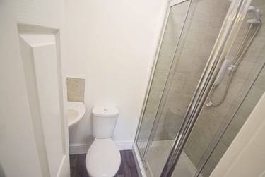 1 bed house, Leek Road, Joiners Square, Hanley, Stoke, ST13JL - Image 5