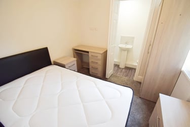 1 bed house, Leek Road, Joiners Square, Hanley, Stoke, ST13JL - Image 6