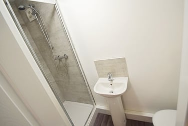 1 bed house, Leek Road, Joiners Square, Hanley, Stoke, ST13JL - Image 7