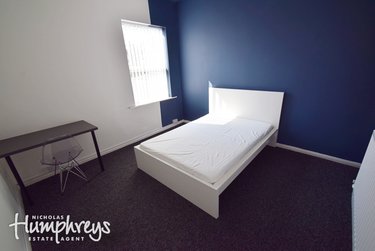 3 bed house, Conway Street, Shelton, Stoke, ST42BL - Image 1