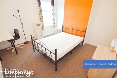 3 bed house, Boothen Road, Penkhull, Stoke, ST44AH - Image 1