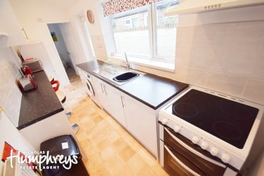 3 bed house, Boothen Road, Penkhull, Stoke, ST44AH - Image 4