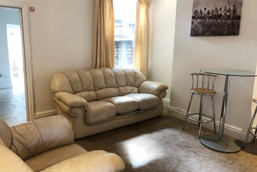 4 bed house, Guildford Street, Shelton, Stoke, ST42EP - Image 5