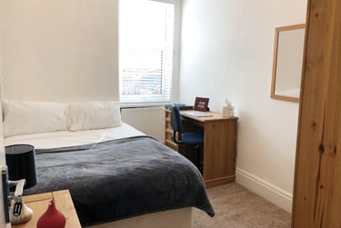 4 bed house, Guildford Street, Shelton, Stoke, ST42EP - Image 6