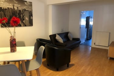 4 bed house, Queen Anne Street, Shelton, Stoke, ST42EQ - Image 1