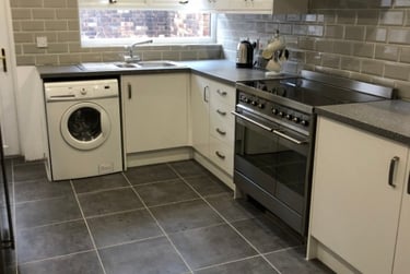 4 bed house, Queen Anne Street, Shelton, Stoke, ST42EQ - Image 3