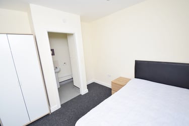 8 bed house, Cauldon Road, Shelton, Stoke, ST42DY - Image 8