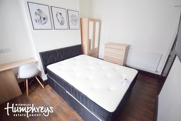 5 bed house, Seaford Street, Shelton, Stoke, ST42EU - Image 2