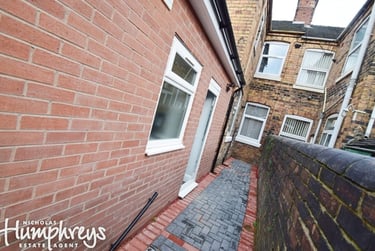 4 bed house, Cauldon Road, Shelton, Stoke, ST42ED - Image 8