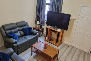 3 bed house, Beresford Street, Shelton, Stoke, ST42EX - Image 1