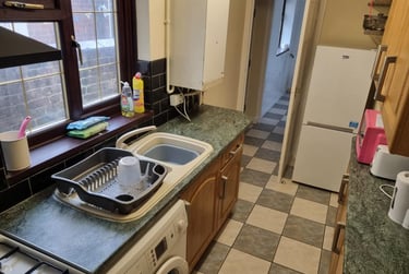 3 bed house, Beresford Street, Shelton, Stoke, ST42EX - Image 2