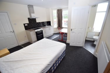 1 bed studio, Stoke Road, Shelton, Stoke, ST42QN - Image 1