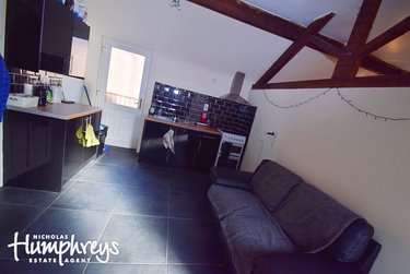 1 bed studio, Cauldon Road, Shelton, Stoke, ST42DY - Image 3