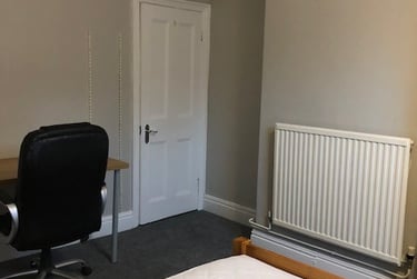 3 bed house, Spencer Road, Shelton, Stoke, ST42BE - Image 8