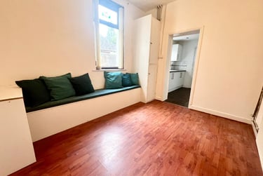 4 bed house, Seaford Street, Shelton, Stoke, ST42EU - Image 6