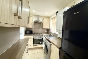 5 bed house, Conway Street, Shelton, Stoke, ST42BL - Image 2
