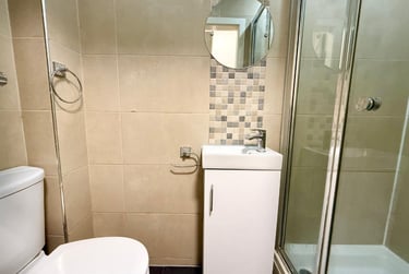 5 bed house, Conway Street, Shelton, Stoke, ST42BL - Image 7