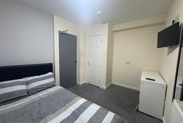 5 bed house, Conway Street, Shelton, Stoke, ST42BL - Image 8