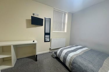 5 bed house, Conway Street, Shelton, Stoke, ST42BL - Image 9