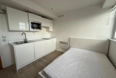 1 bed flat, Orme Road, Cross Heath, Newcastle under Lyme, ST52FB - Image 3